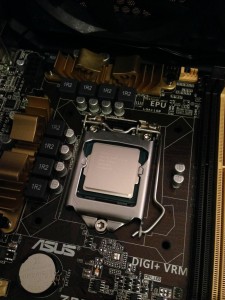 An example of an Intel Core i5 4670k in the LGA 1150 socket.